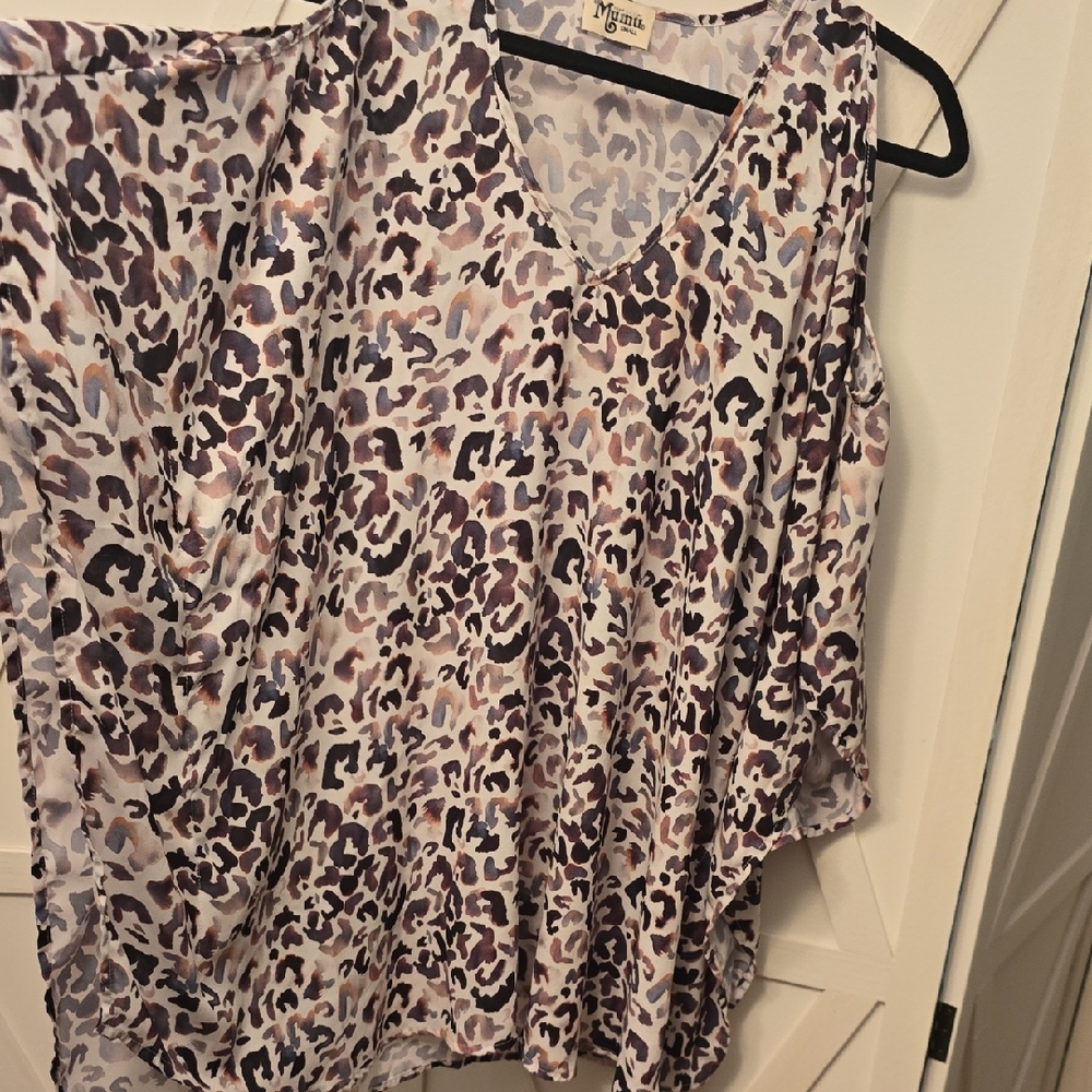 Cold Shoulder Tunic - Picture 4 of 6